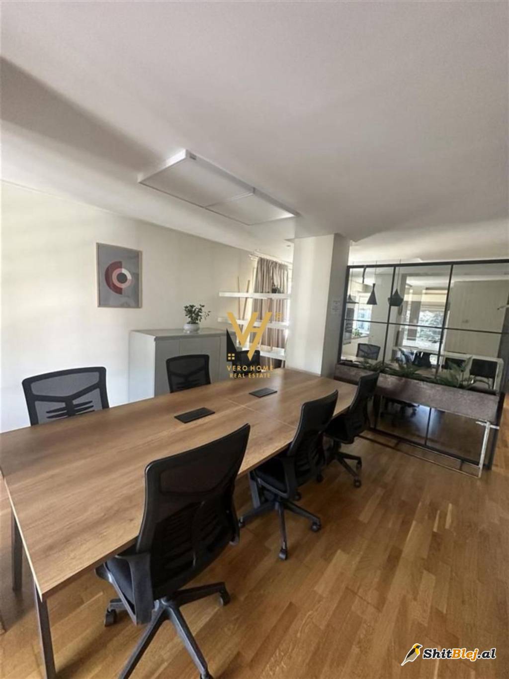 ZYRE 140 M2 ME QIRA NE BLLOK 3.800 EURO