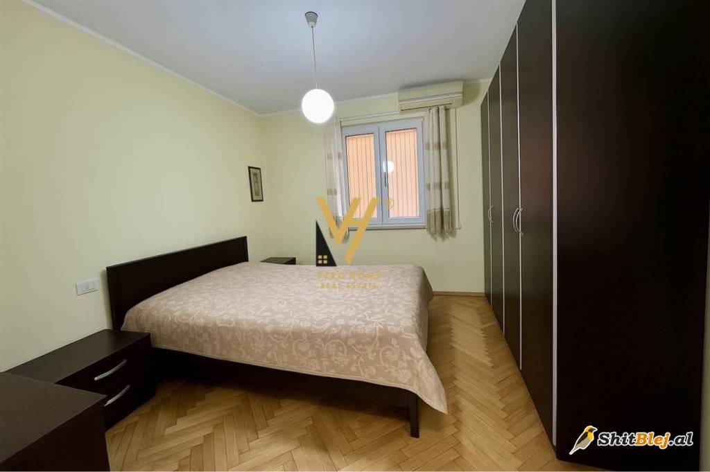 1+1 TEK AMBASADA AMERIKANE 550 EURO