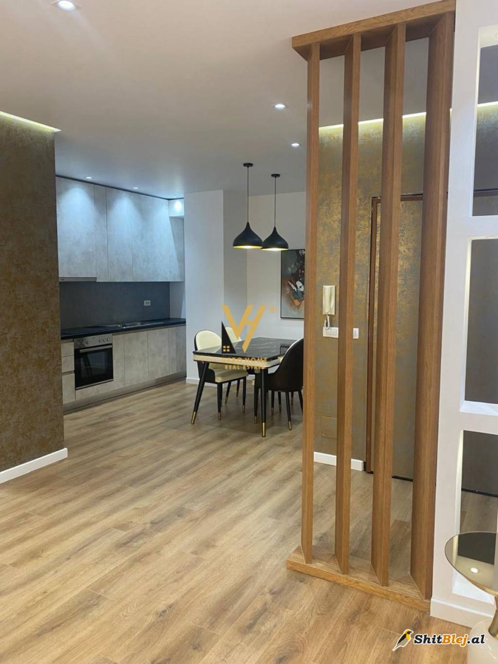 2+1+2 TE KOMUNA E PARISIT 265.000 EURO
