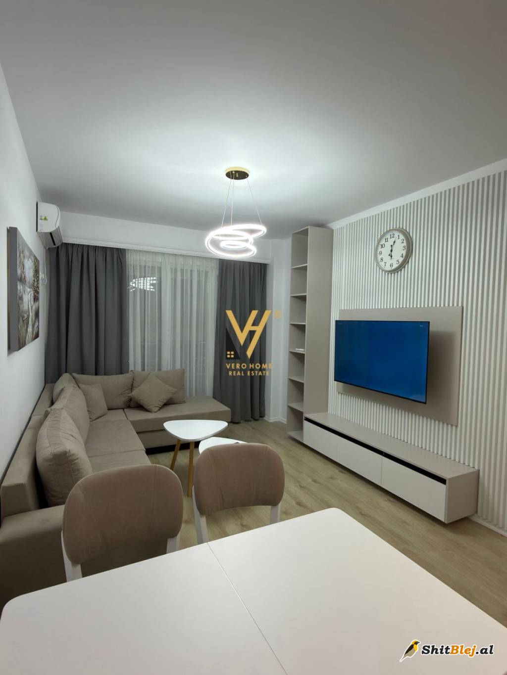 2+1+2  TE KOMUNA E PARISIT 1.200 EURO
