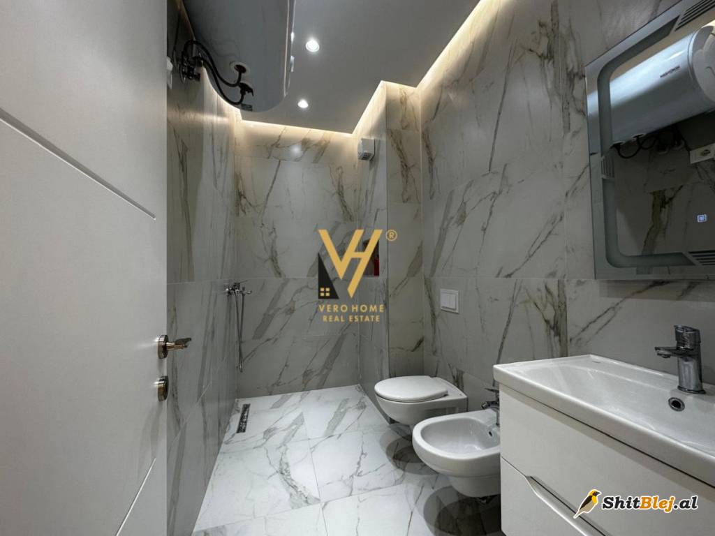 AMBIENT 105 M2 TE FARMACIA 10 750 EURO