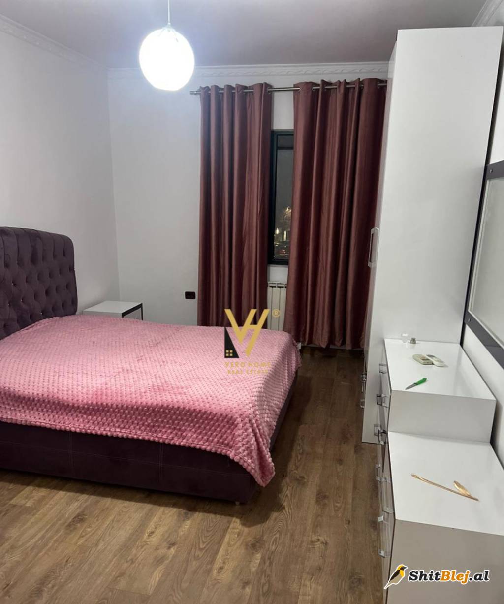 2+1+2 ME QERA TE KOMUNA PARISIT 800 EURO