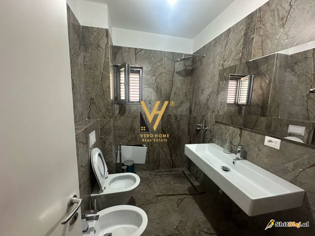 ZYRE 150M2 TE RRUGA E DURRESIT 2.500 EUR