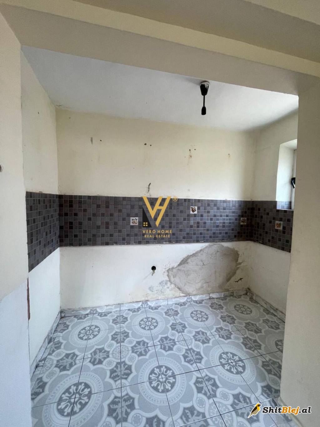 2+1RESTORANT DURRESI 134.000 EURO
