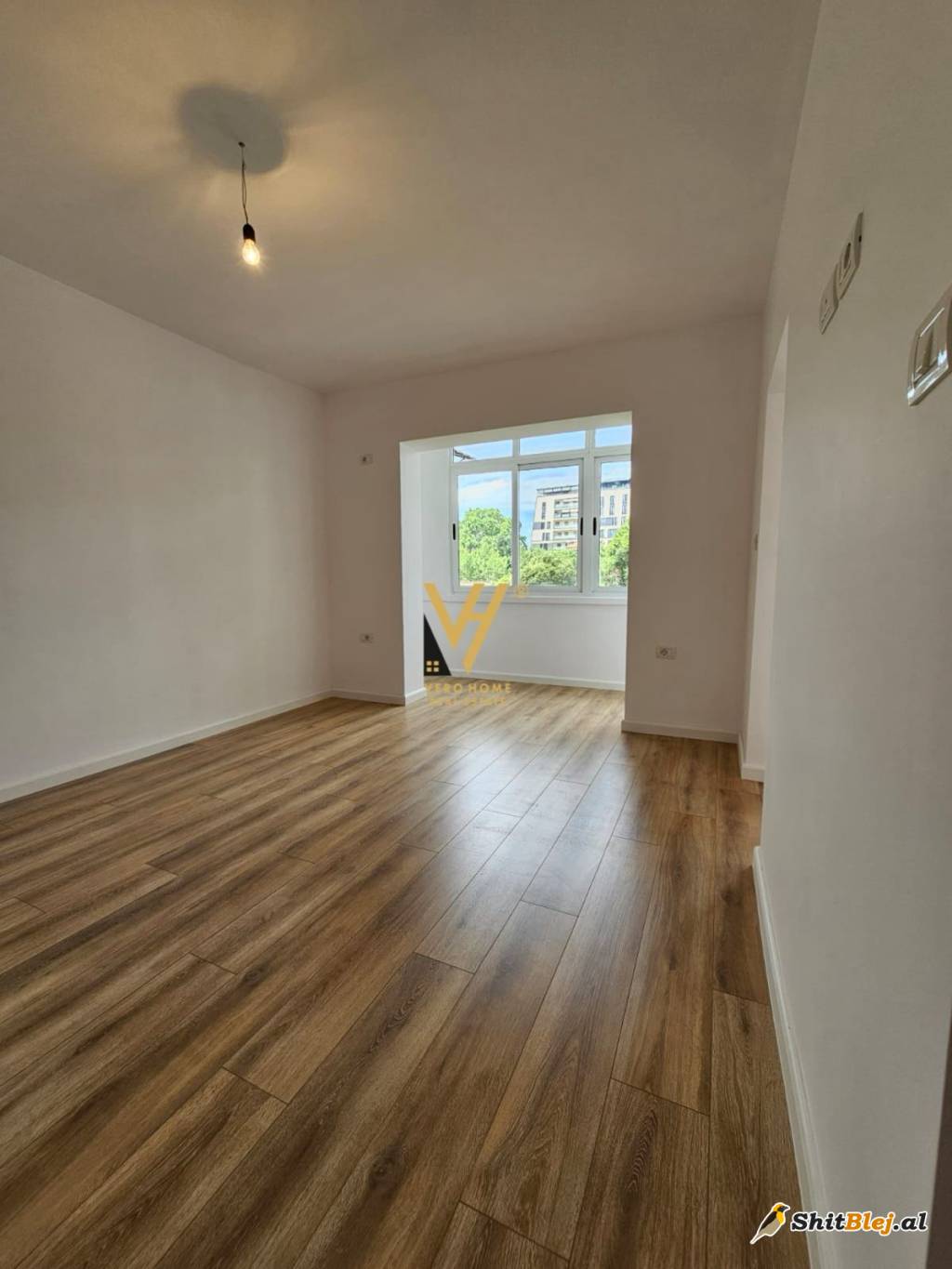 GARSONJERE 31 M2 NE QENDER 93.000 EURO