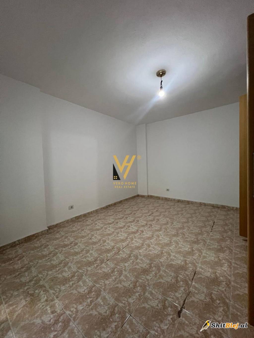 3+2+2BLK TE KOMUNA E PARISIT 265.800 EUR