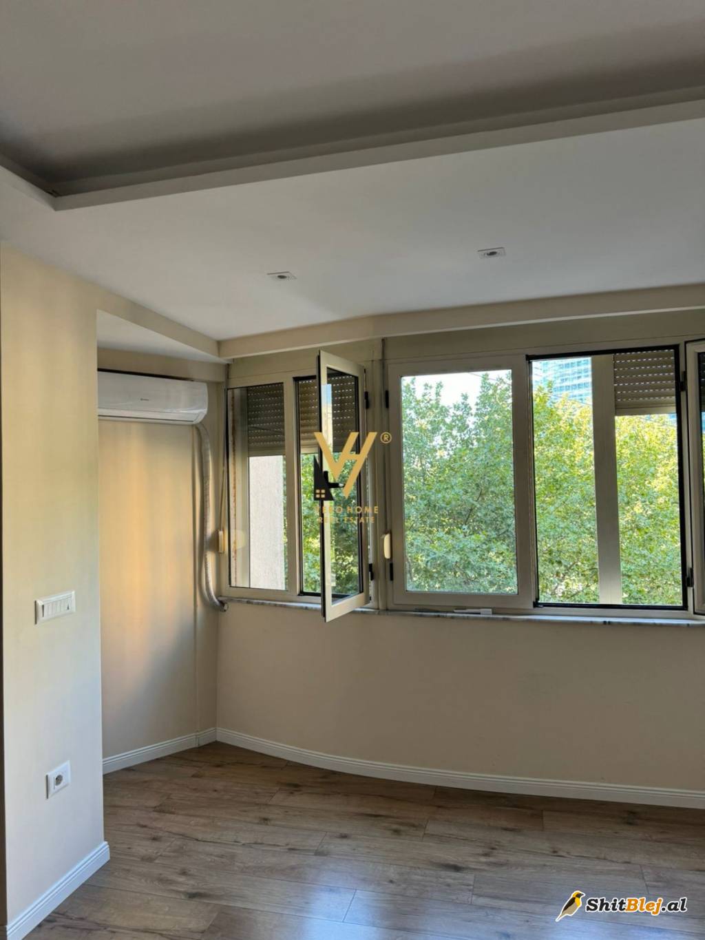 ZYRE 80M2 ME QERA TE 9-KATSHET 1.200 EUR