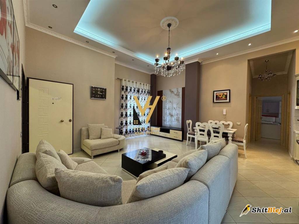 2+1+2 TE KOPSHTI BOTANIK 800 EURO