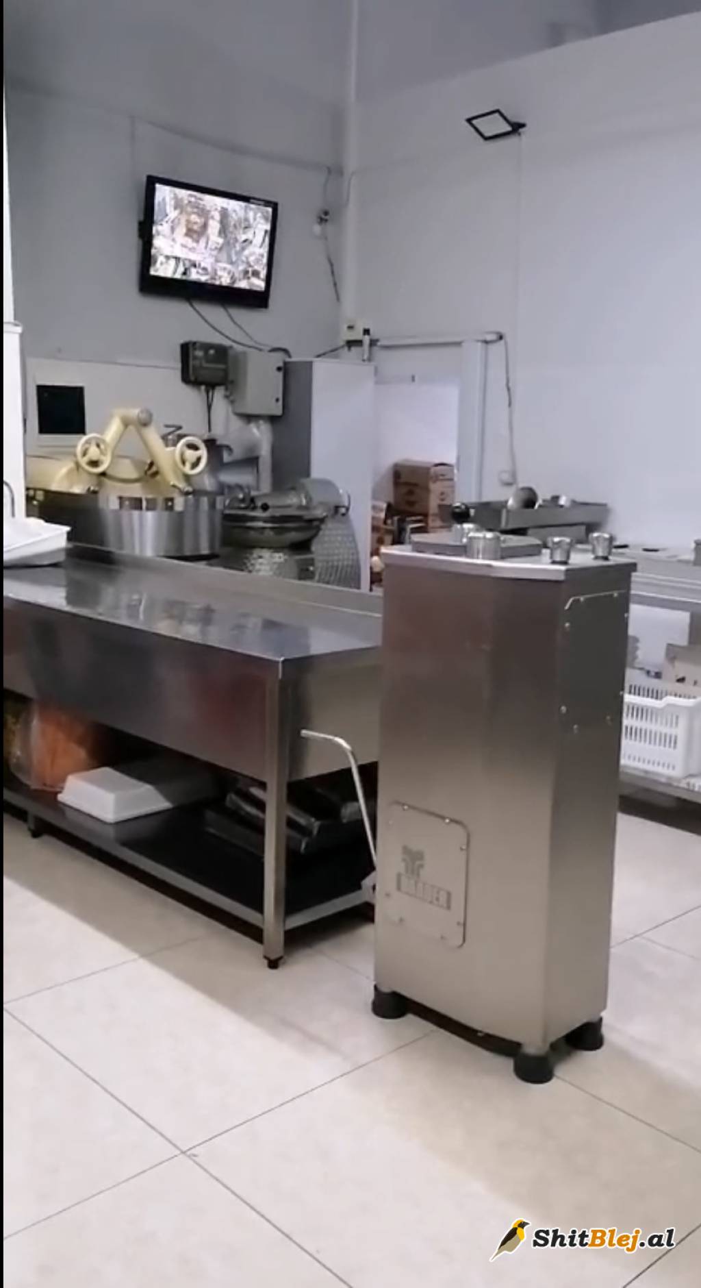 Pajisje prodhimi sallami dhe qofte