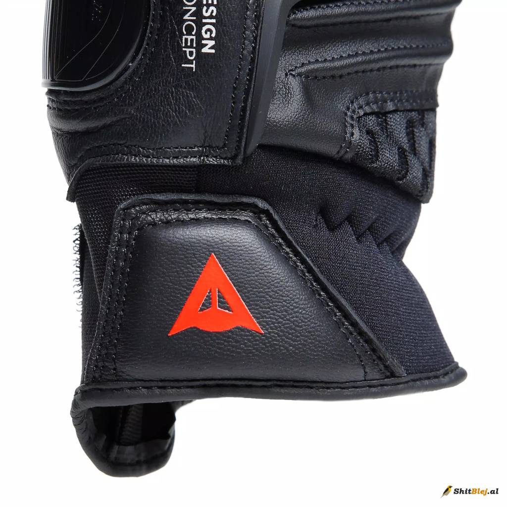 DOREZA TË SHKURTRA DAINESE CARBON 4