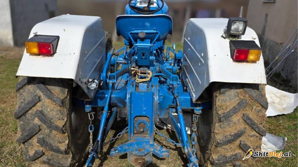 Ford 3600 traktor bujqësor.