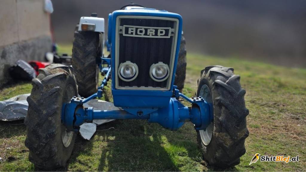Ford 3600 traktor bujqësor.