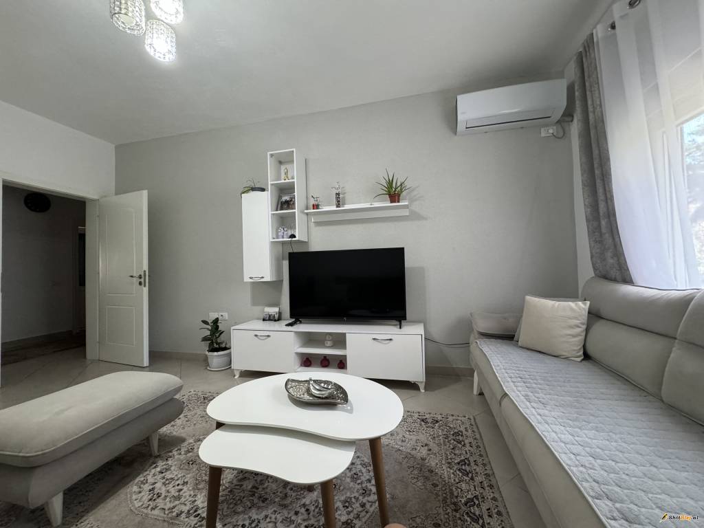 Jepet me qera apartament 2+1 i mobiluar