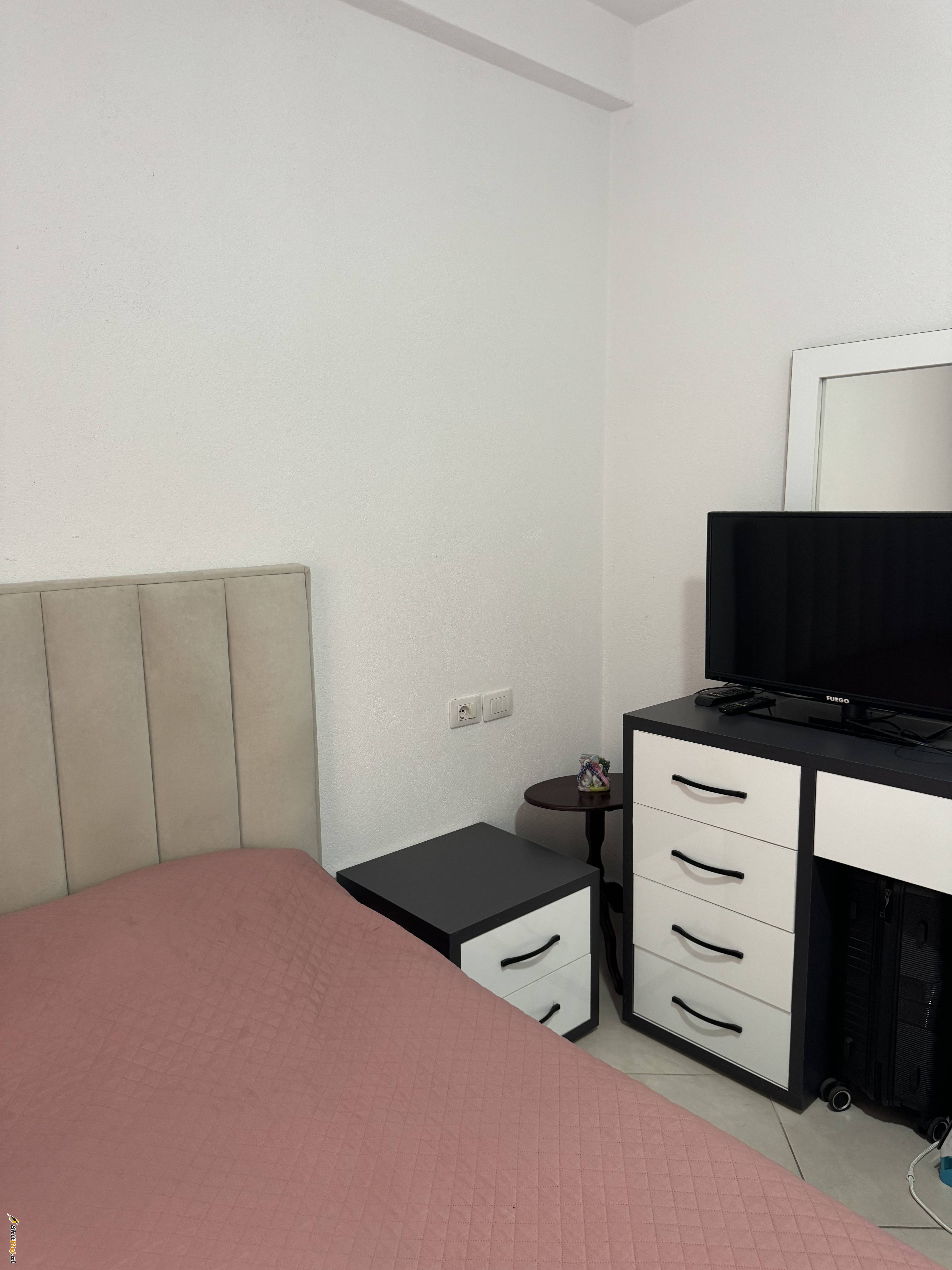 Jepet me qera apartament 2+1 i mobiluar