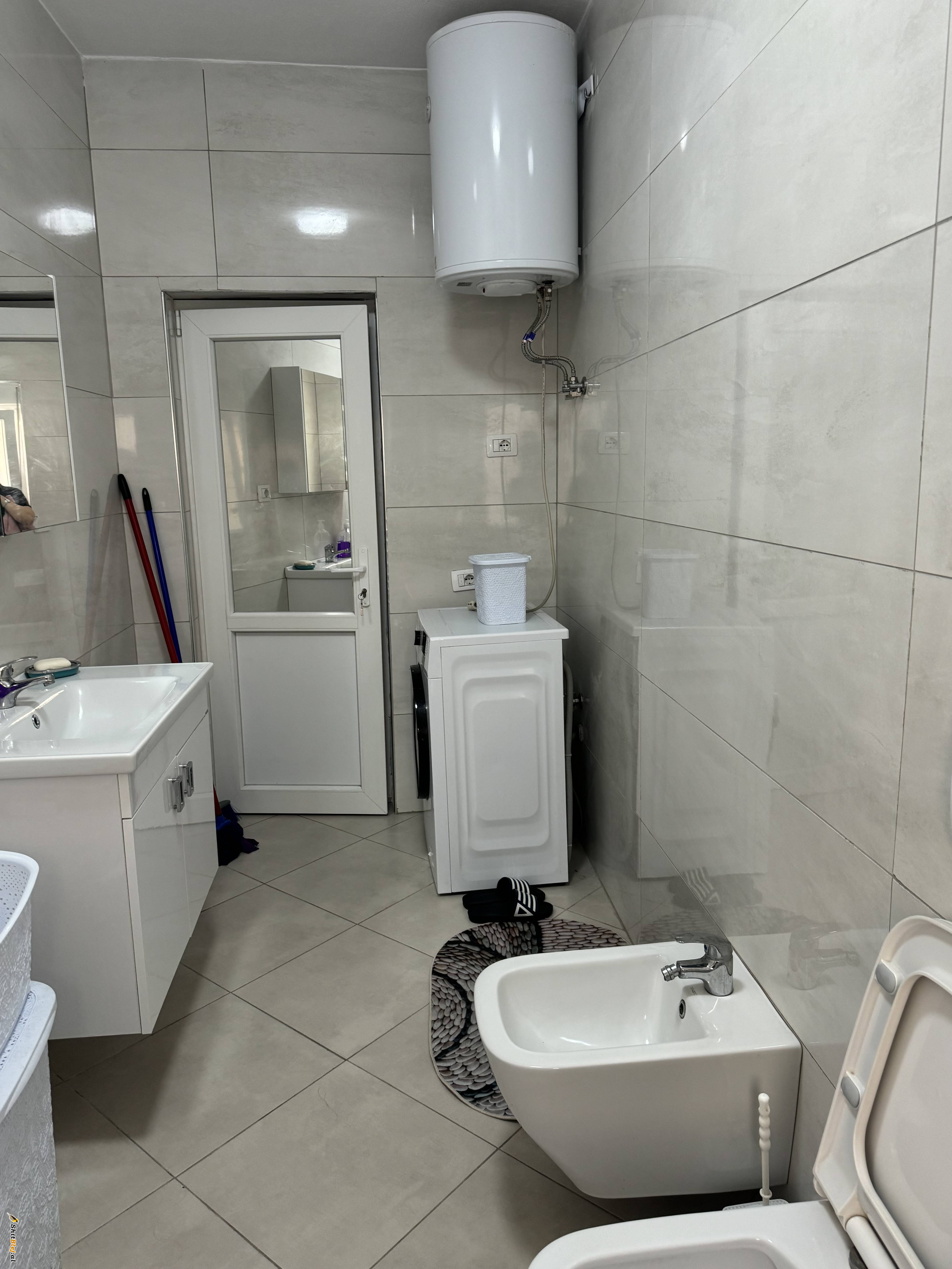 Jepet me qera apartament 2+1 i mobiluar