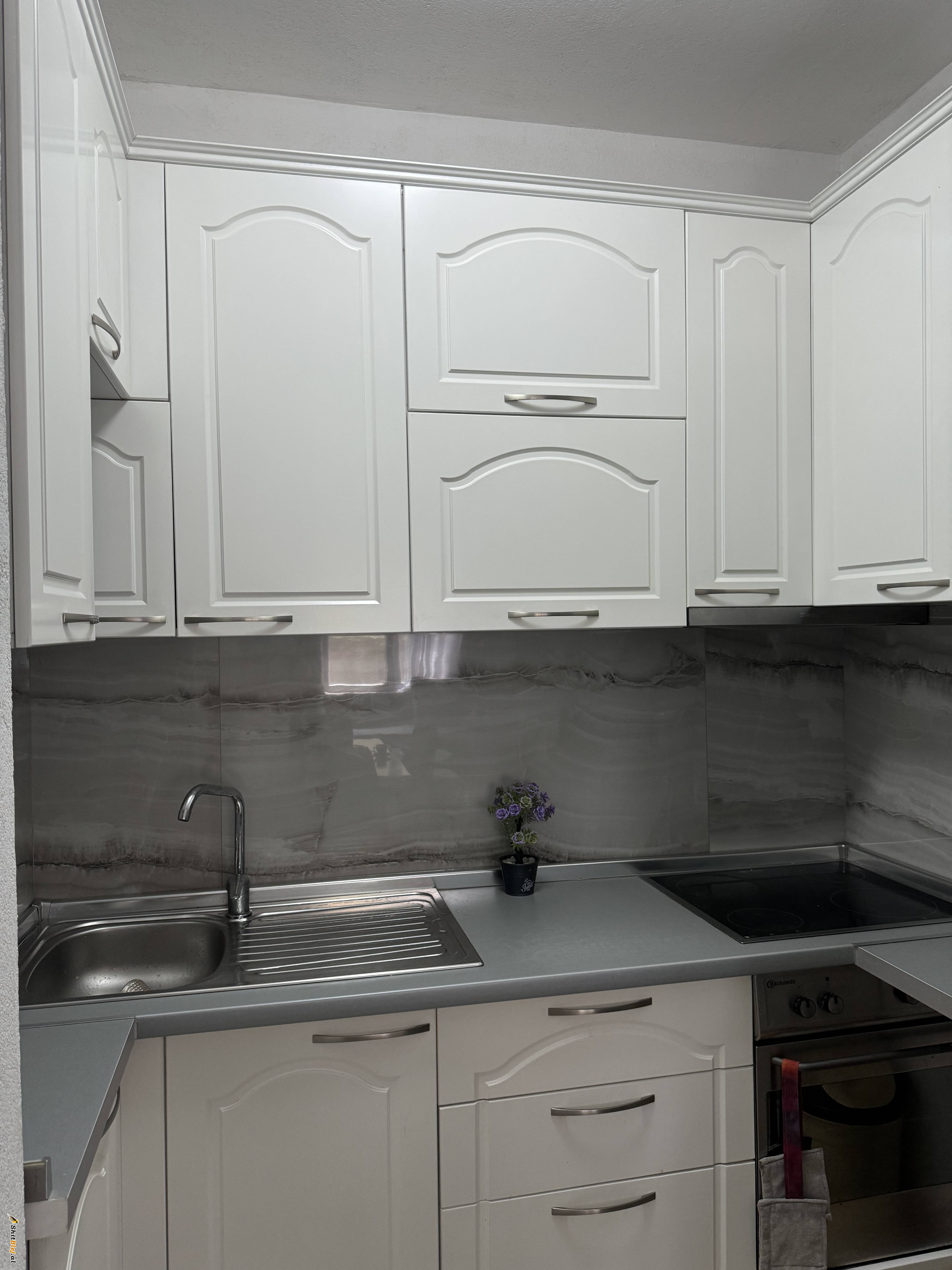 Jepet me qera apartament 2+1 i mobiluar