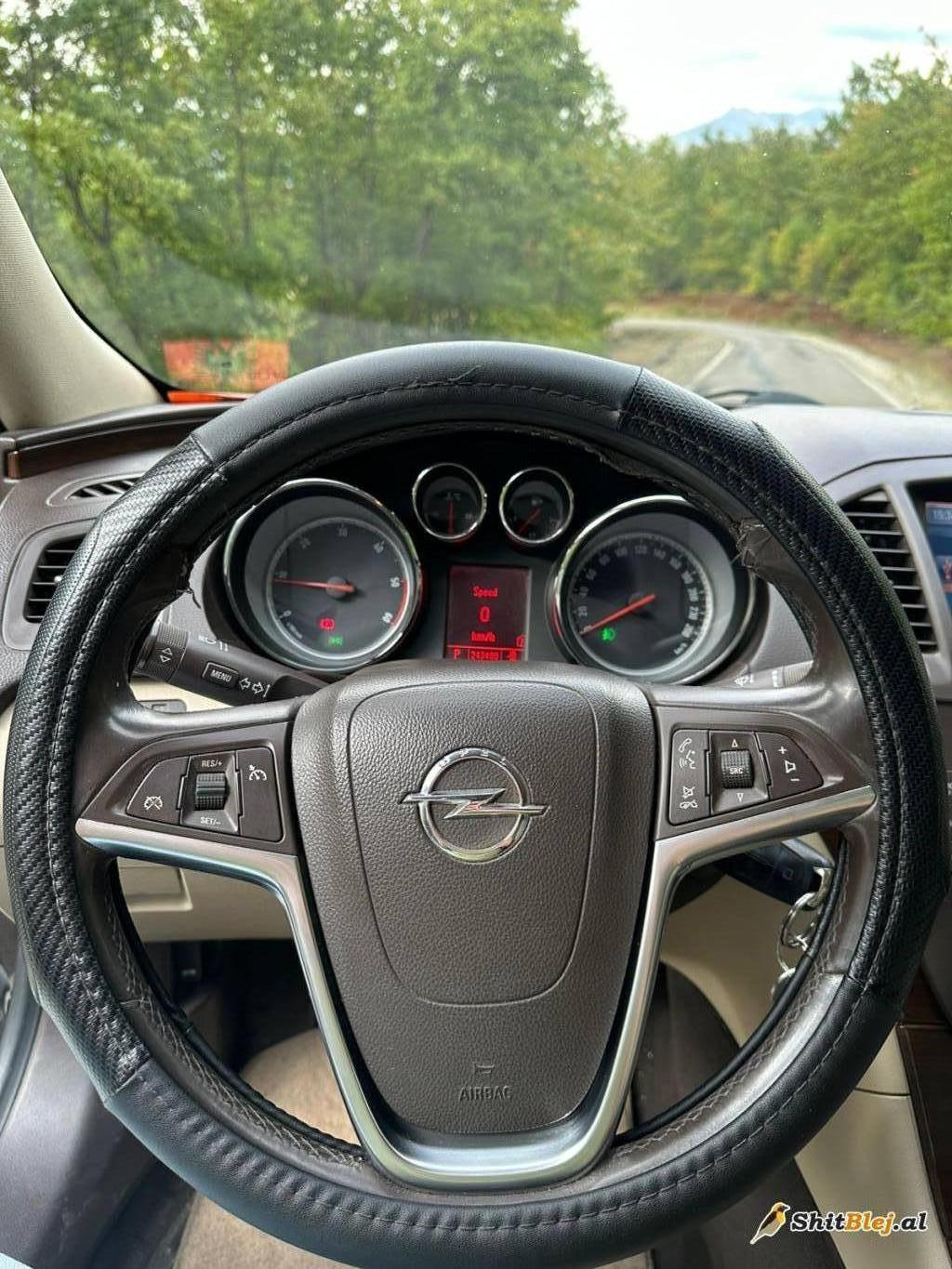 OPEL INSIGNIA