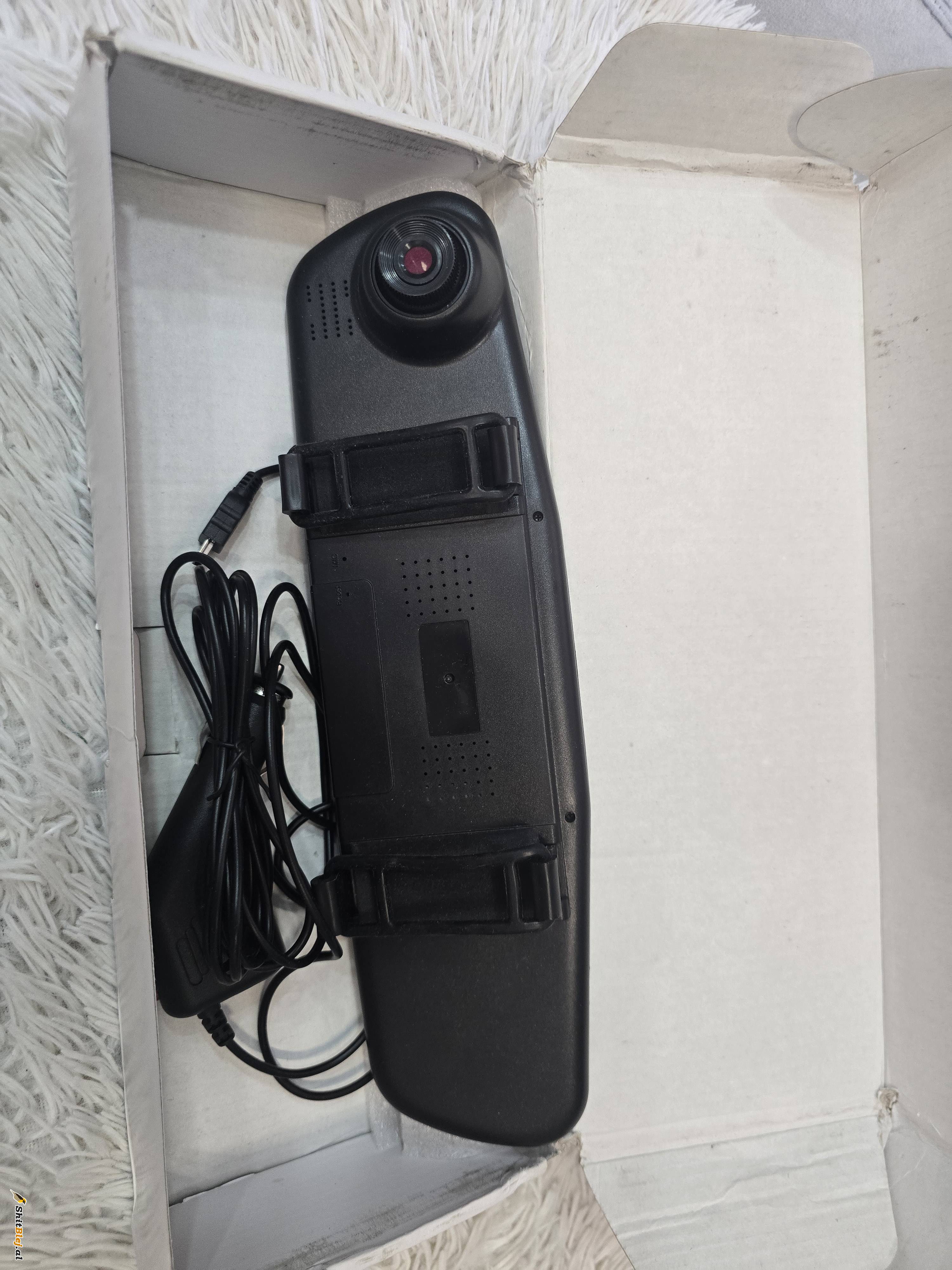 Pasqyre front kamer