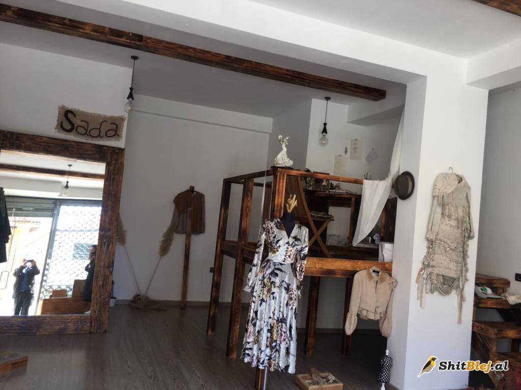 Dyqan 44 m2 rruga Fortuzi Tirane