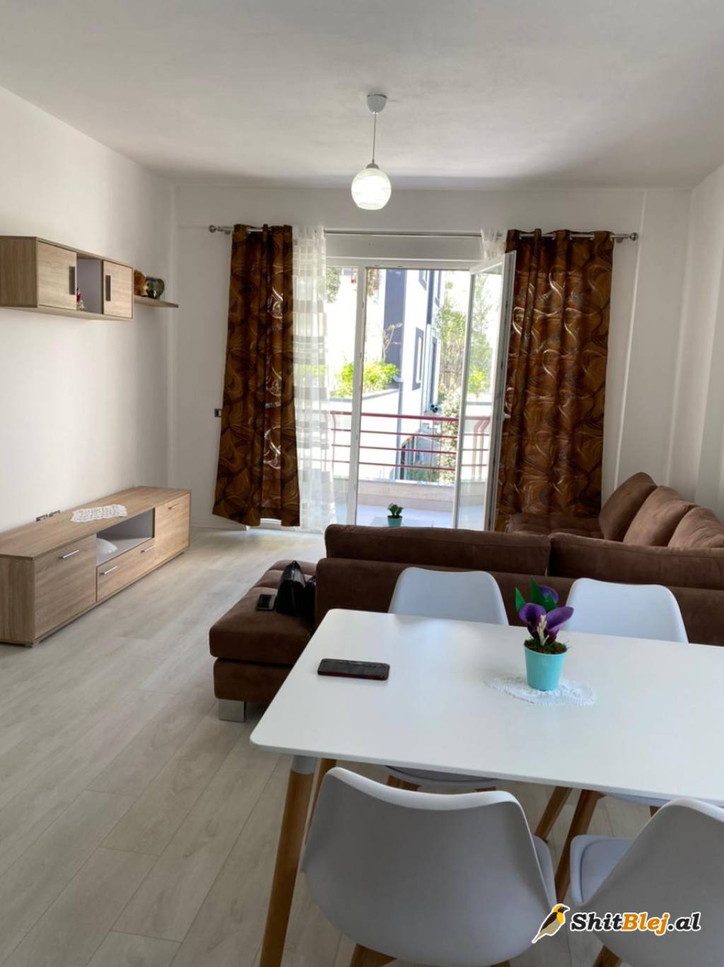 Qira, Apartament 2+1 Liqeni i Thate 