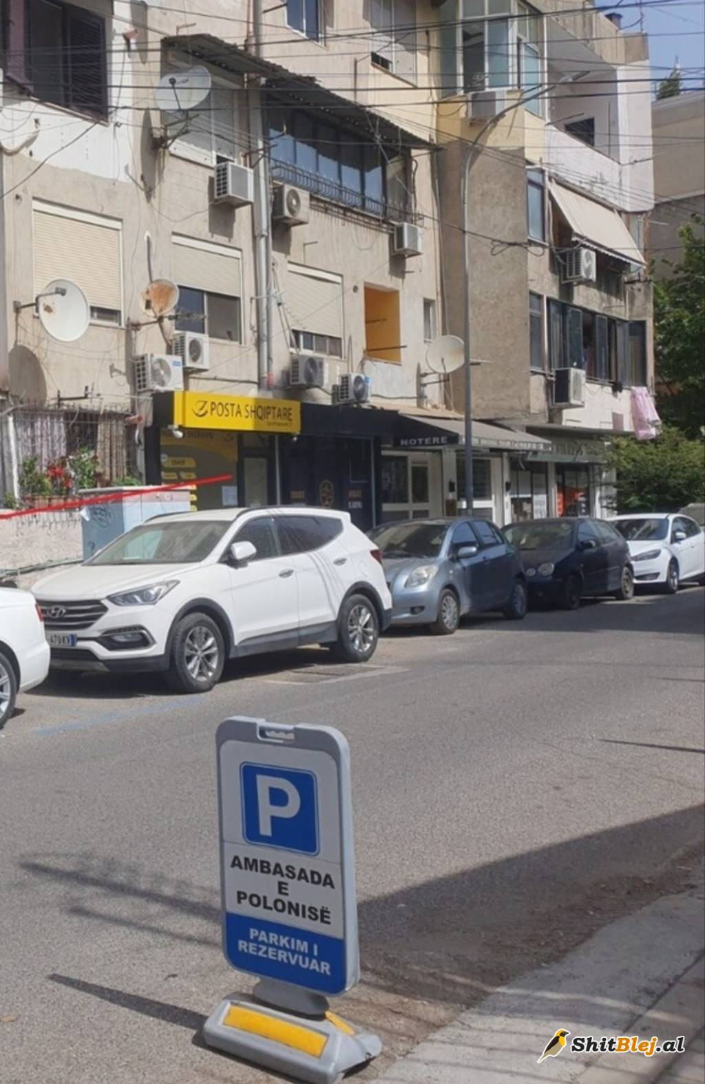 Dyqan 100m2 tek Rruga Durrësit