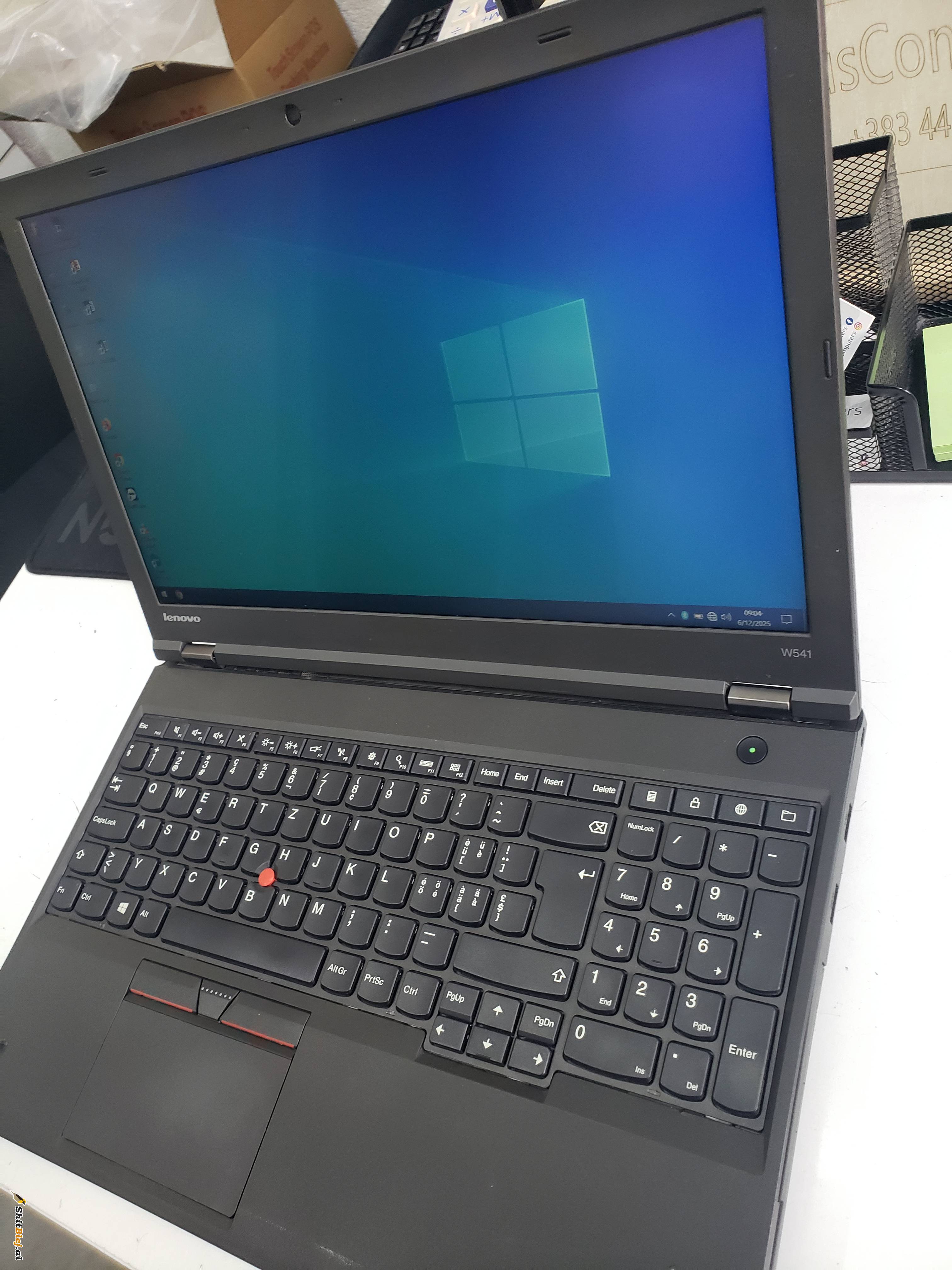 Laptopi i ardhur nga zvicrra