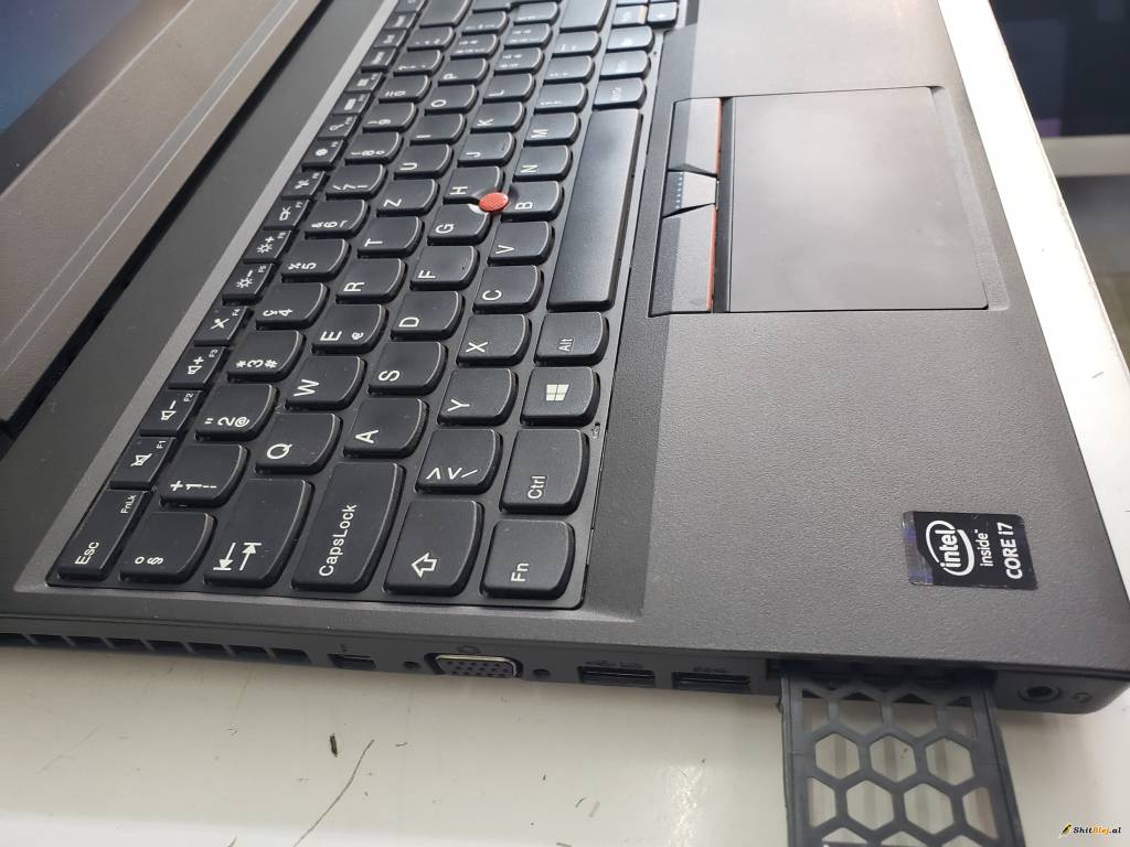 Laptopi i ardhur nga zvicrra