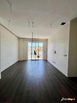 ZYRE 95 M2 TE KOMUNA E PARE 1.000 EURO