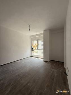 ZYRE 70M2 TE KOMAURA,ZOGU I ZI 450 EURO