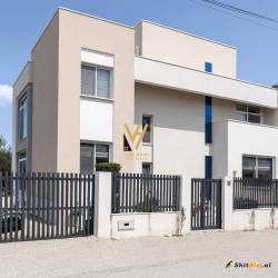 VILE TE VILAT GJERMANE 780.000 EURO