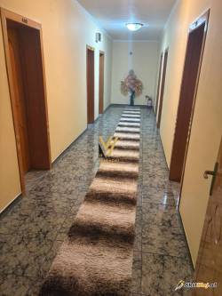 HOTEL ME QIRA NE SAUK 10.000 EURO