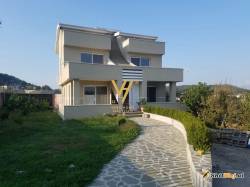 VILE DY KATESHE NE PRUSH 1.600 EURO