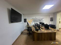  ZYRE 120M2 ME QERA TE ISH PARKU 900 EUR