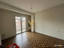 ZYRE 106 M2 ME QIRA TREGU CAM 700 EURO