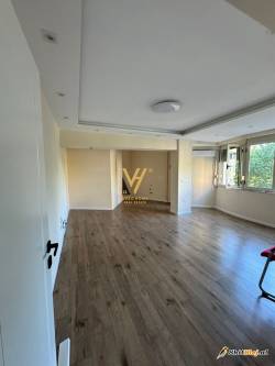 ZYRE 80 M2 ME QERA TE 9-KATSHET 900 EURO