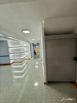 AMBIENT 655 M2 TE RR.KAVAJES 5.800 EURO