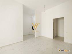 ZYRE 90 M2  TE RRUGA MINE PEZA 800 EURO