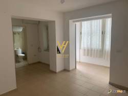 ZYRE 35 M2 TEK STADIUMI DINAMO 400 EURO