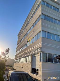 OBJEKT 607M2 NE PEZE HELMES 5.000 EURO