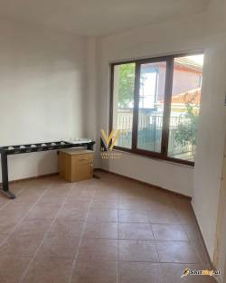 AMBIENT 100 M2 NE XHAMLLIK 60.000 LEKE