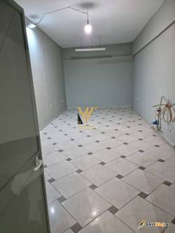 MAGAZINE 300 M2 NE SELITE 360.000 EURO