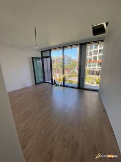 ZYRE 102M2 TE LAKE VIEW 1.500 EURO