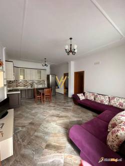 HYRJE 2+1 ME QERA NE ALLIAS 400 EURO
