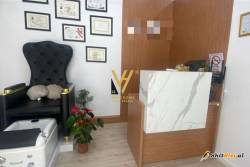 DYQAN ME QERA TE RR. BARRIKADAVE 300 EUR
