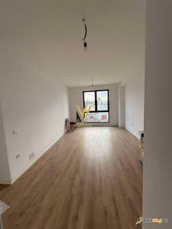 ZYRE 70M2 TE BULEVARDI I RI 500 EURO