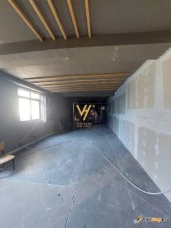 ZYRE 300M2 ME QERA NE YZBERISHT 1.500 EU