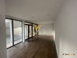 AMBIENT 160 M2 TE PAZARI I RI 1.850 EURO