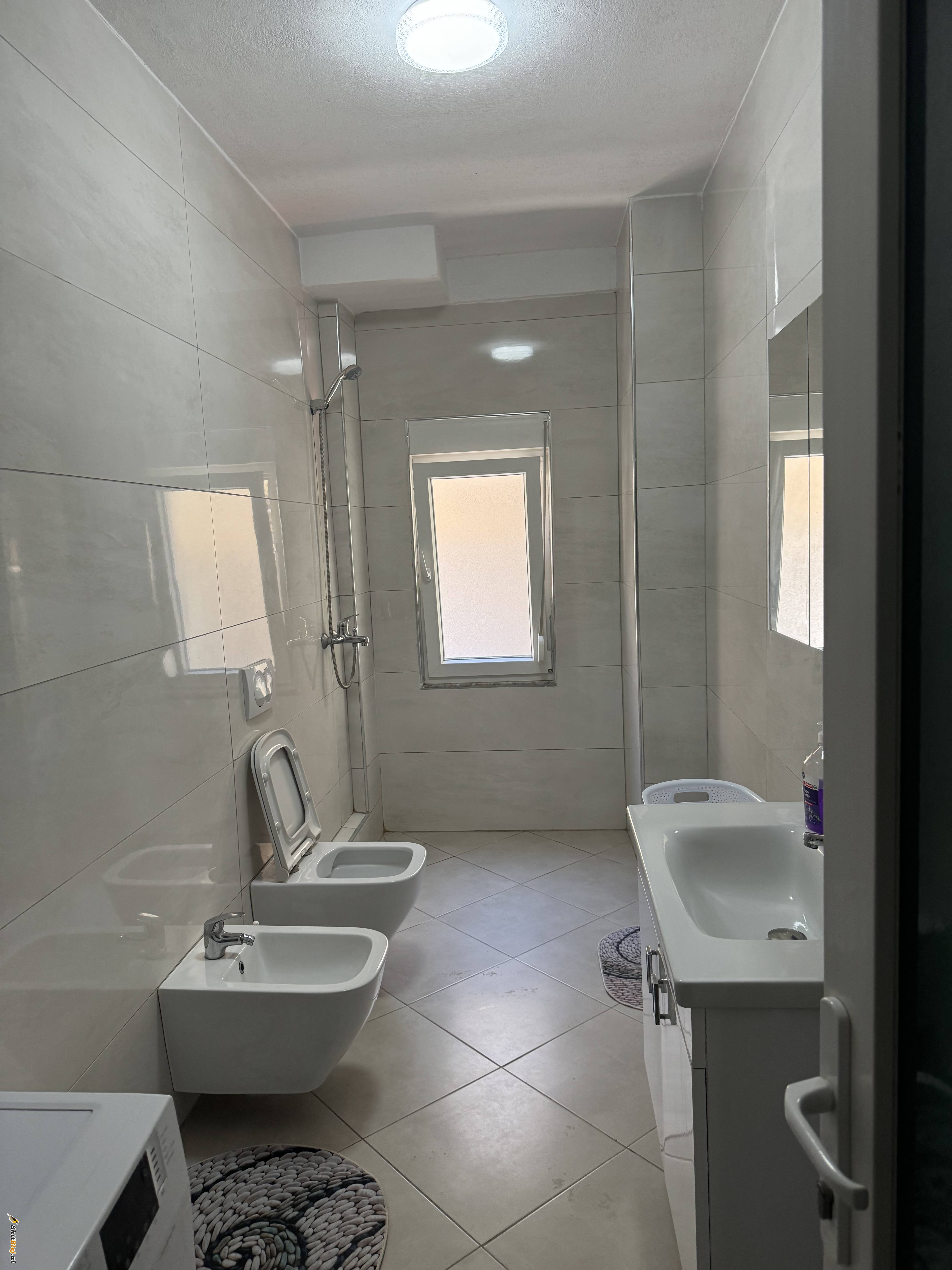 Jepet me qera apartament 2+1 i mobiluar 