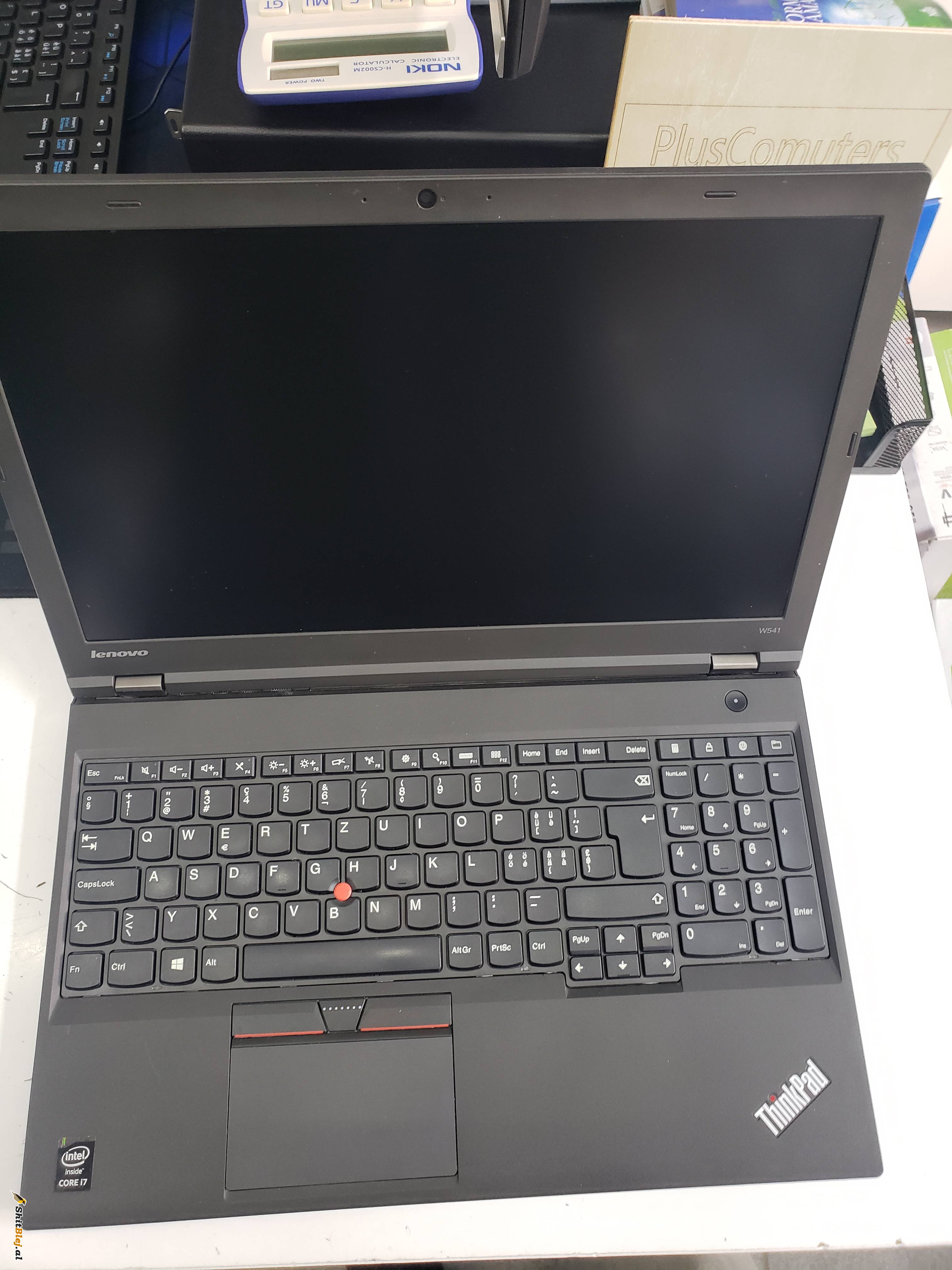 Laptopi i ardhur nga zvicrra 